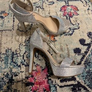 NEW Giana Bini Heels